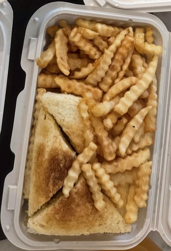 Clubhouse Sandwich with Fries 公司三文治薯條